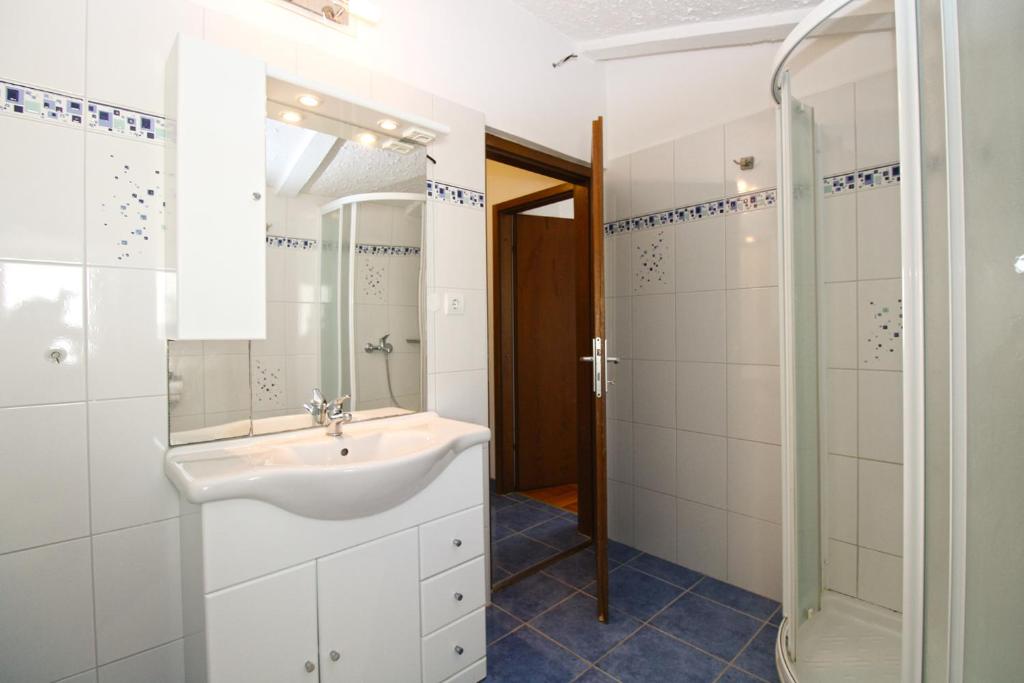 Koupelna v ubytování Apartments Otmar 1224