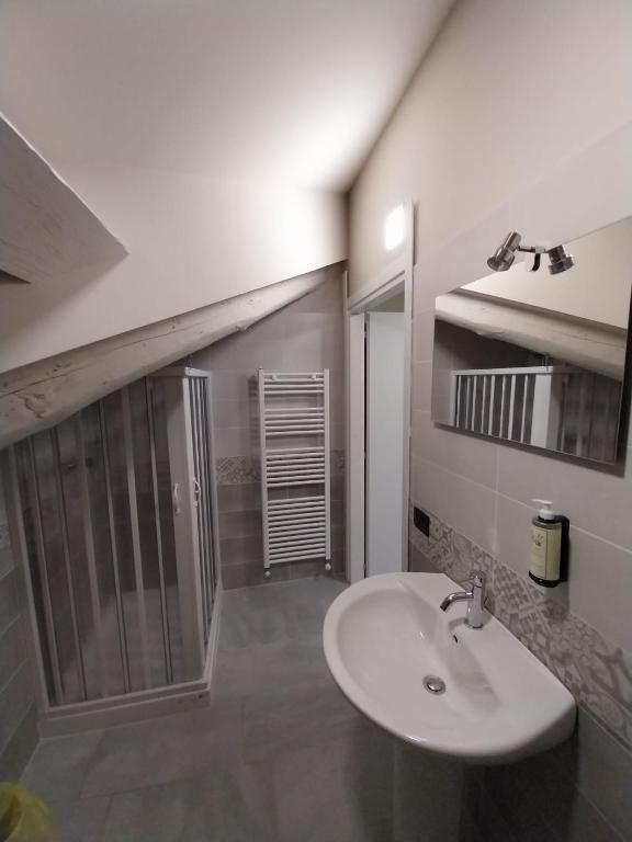 Łazienka w obiekcie B&B Staziona e Dormi