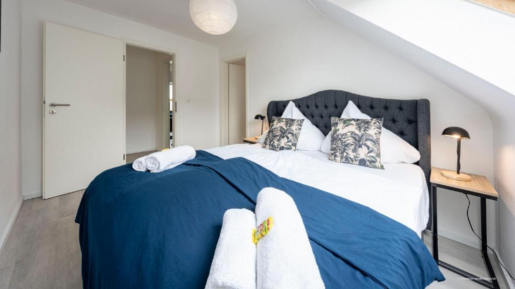 Postel nebo postele na pokoji v ubytování XXL Design-Appartement Gardendesign Boxspring 8 Pers Zwischen Heidelberg und Mannheim