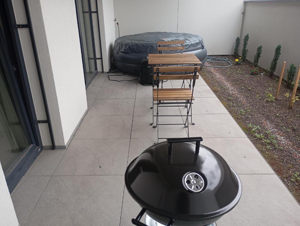 Nový apartmán s terasou, soukromé parkování - Apartamento De Dos Dormitorios