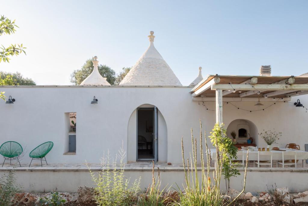 Φωτογραφία από το άλμπουμ του Trullo fiorone with private pool σε San Michele Salentino