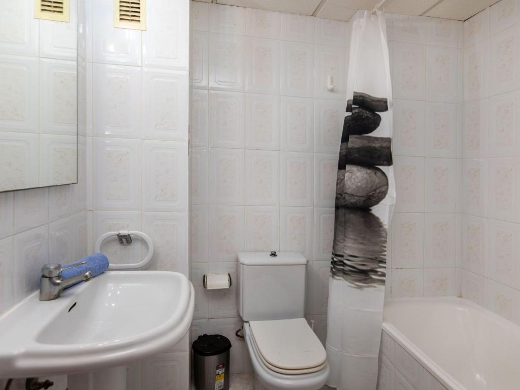 Kúpeľňa v ubytovaní Studio Calafont 4 by Interhome