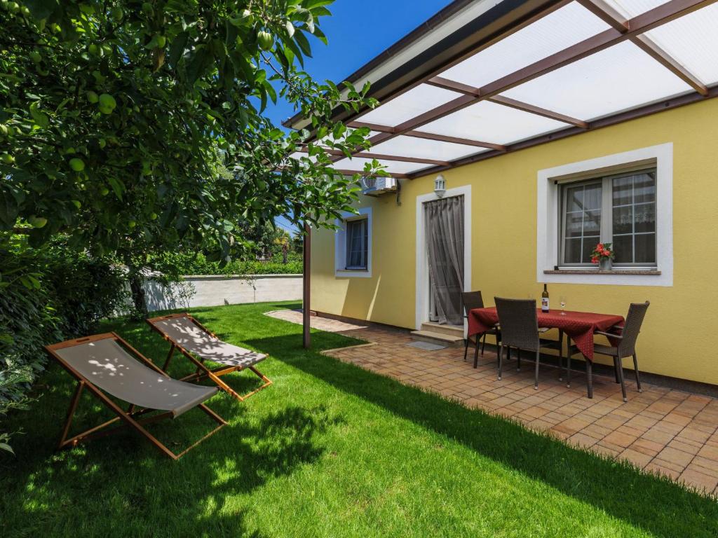 Apartment Nino-3 by Interhome