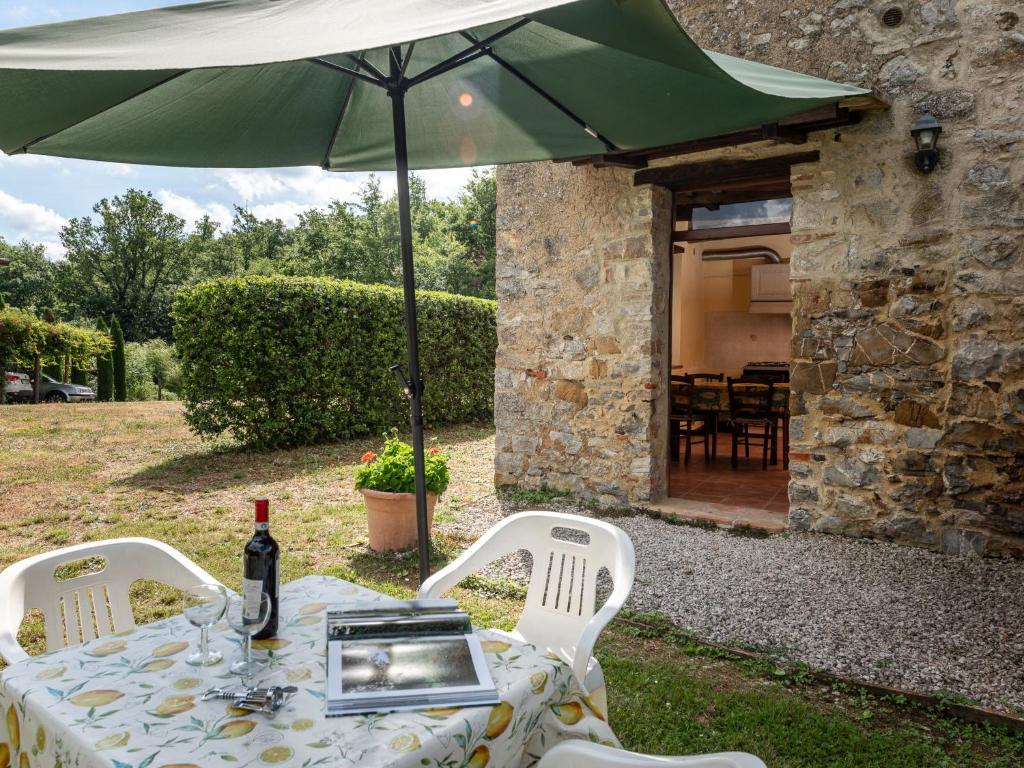 A garden outside Holiday Home Il Forno by Interhome