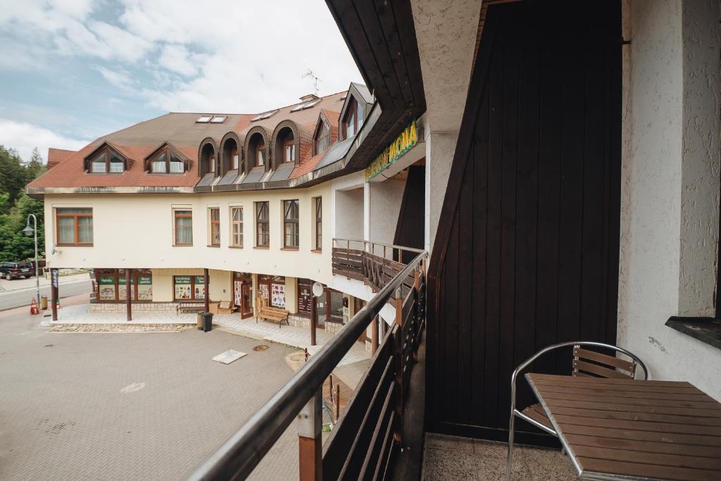 Balkón nebo terasa v ubytování Pension Mona