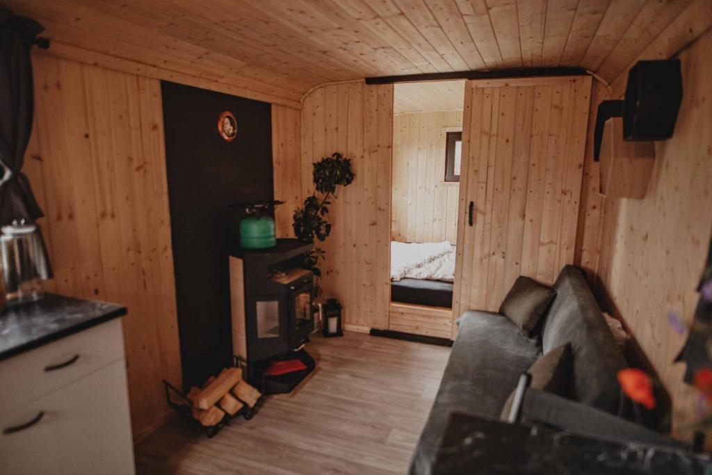 Kuchyň nebo kuchyňský kout v ubytování Kouzelná maringotka nad rybníkem