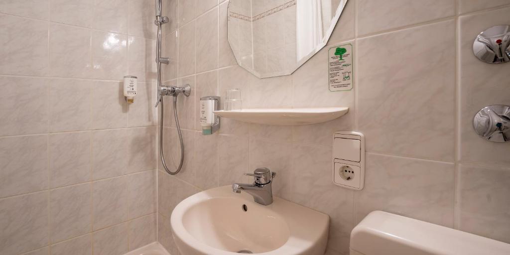 PLAZA INN Rieker Stuttgart Hauptbahnhof - Resim 14