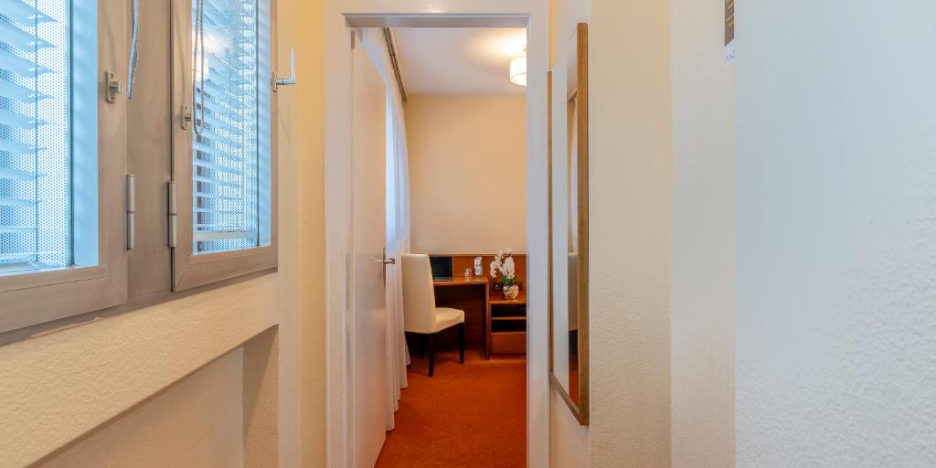 PLAZA INN Rieker Stuttgart Hauptbahnhof - Resim 17