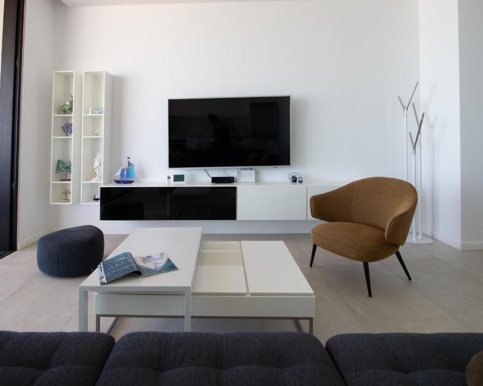Fotografie z fotogalerie ubytování Luxury 4-bed with sea-views v destinaci Protaras