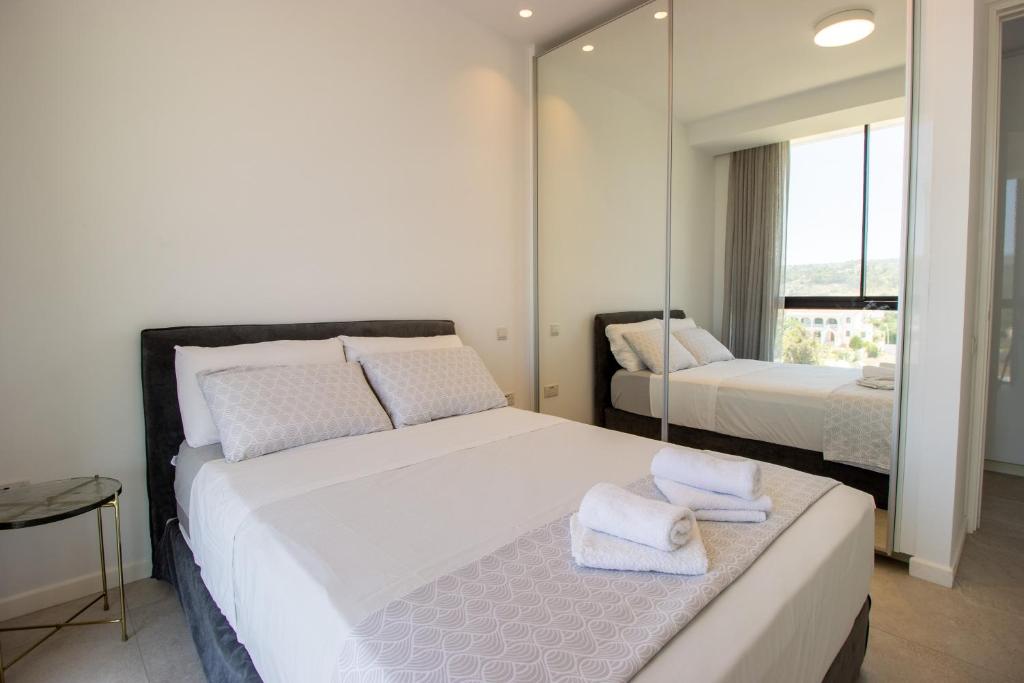 Fotografie z fotogalerie ubytování Luxury 4-bed with sea-views v destinaci Protaras