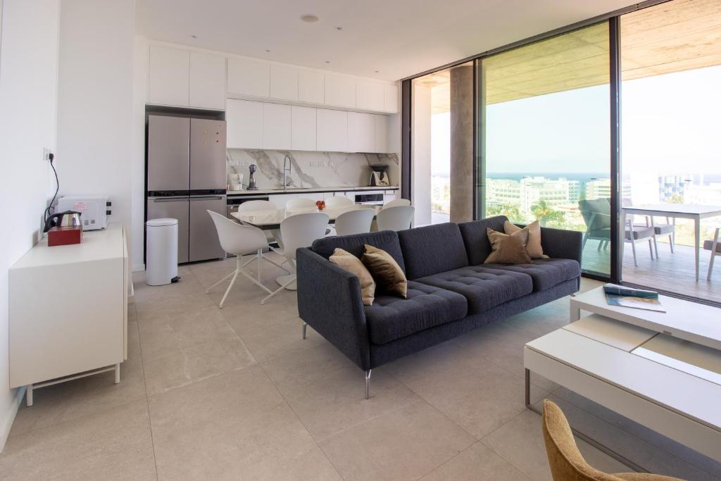 Fotografie z fotogalerie ubytování Luxury 4-bed with sea-views v destinaci Protaras