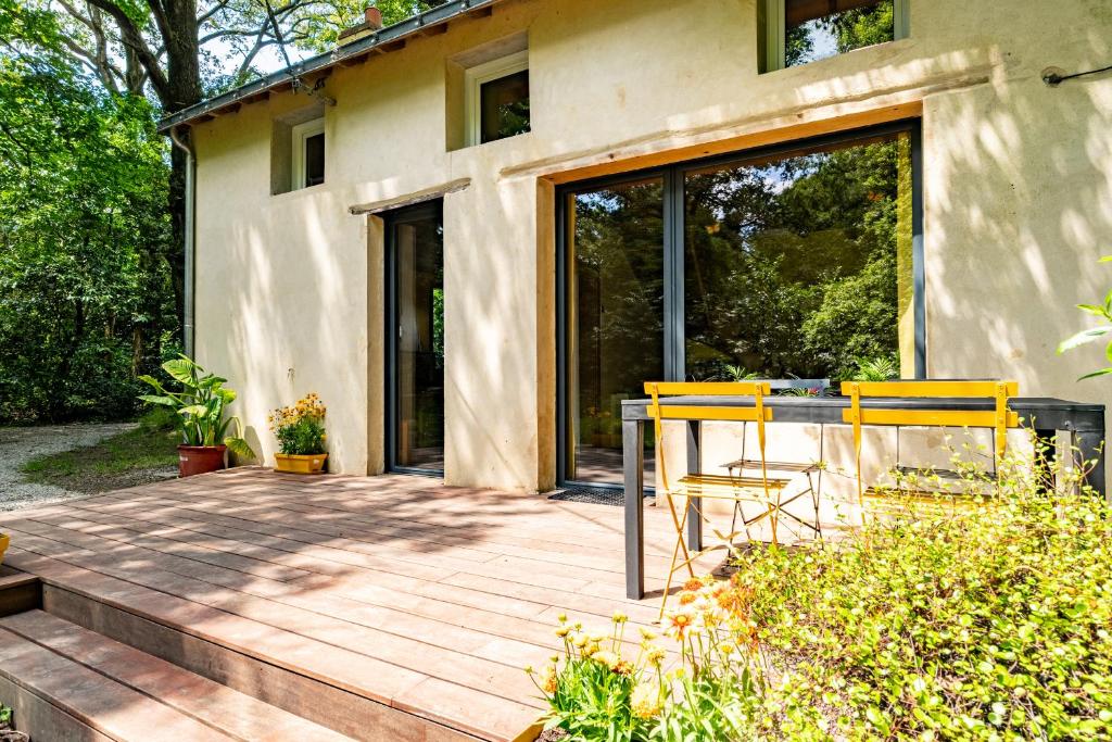 En have udenfor Gîte rénové pleine nature Kerdary