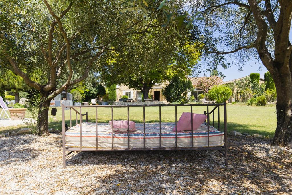 Zahrada ubytování Chambre d'hôtes - B&B - Fleur de coton chez Manon en Luberon