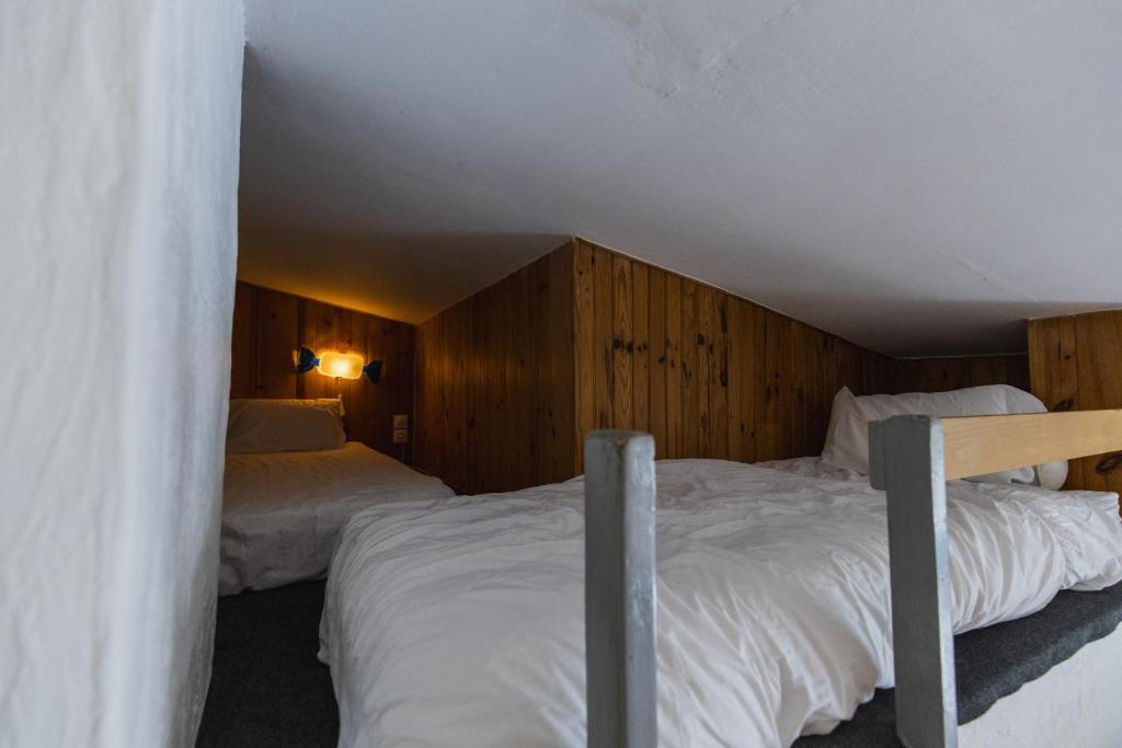 Postel nebo postele na pokoji v ubytování Chambre d'hôtes - B&B - Grand Luberon chez Manon en Luberon
