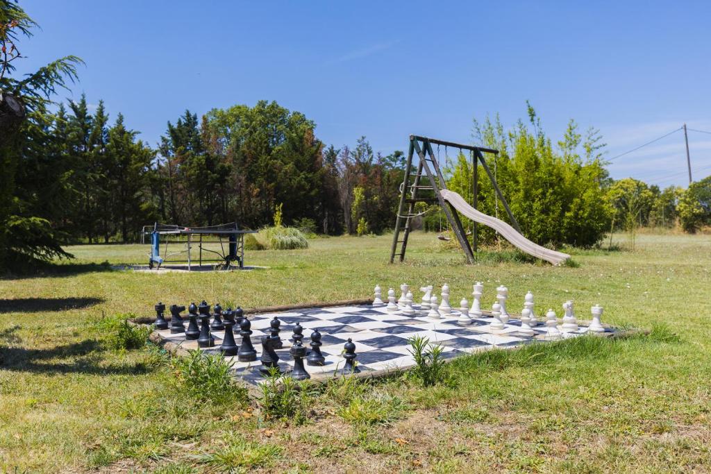 Herní místnost nebo prostor pro děti v ubytování Chambre d'hôtes - B&B - Grand Luberon chez Manon en Luberon