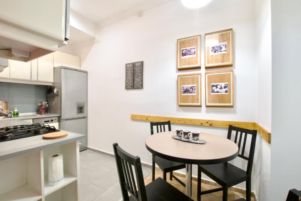 Standard Apartment by Hi5- Kazinczy 2 bedroom 1075 Budapest, Kazinczy utca 10 kép - 1