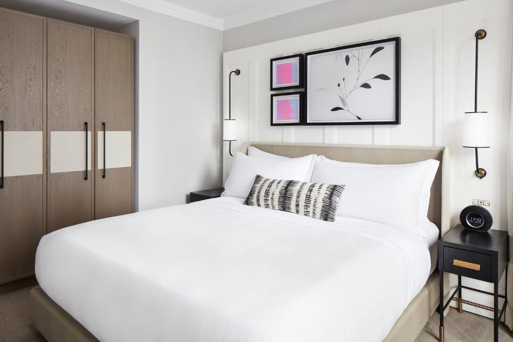 The Luxury Collection Hotel Manhattan Midtown - One-Bedroom King Suite With Roll-in Shower - Mobility/Hearing Access