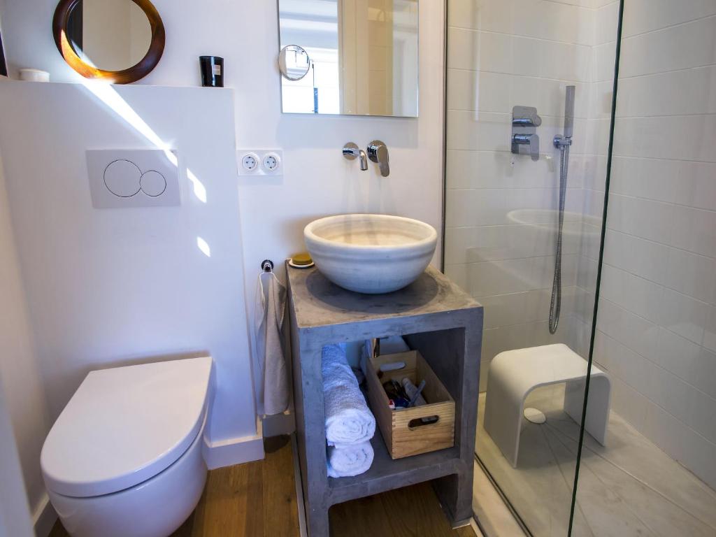 A bathroom at Holiday Home Maison del Mar by Interhome