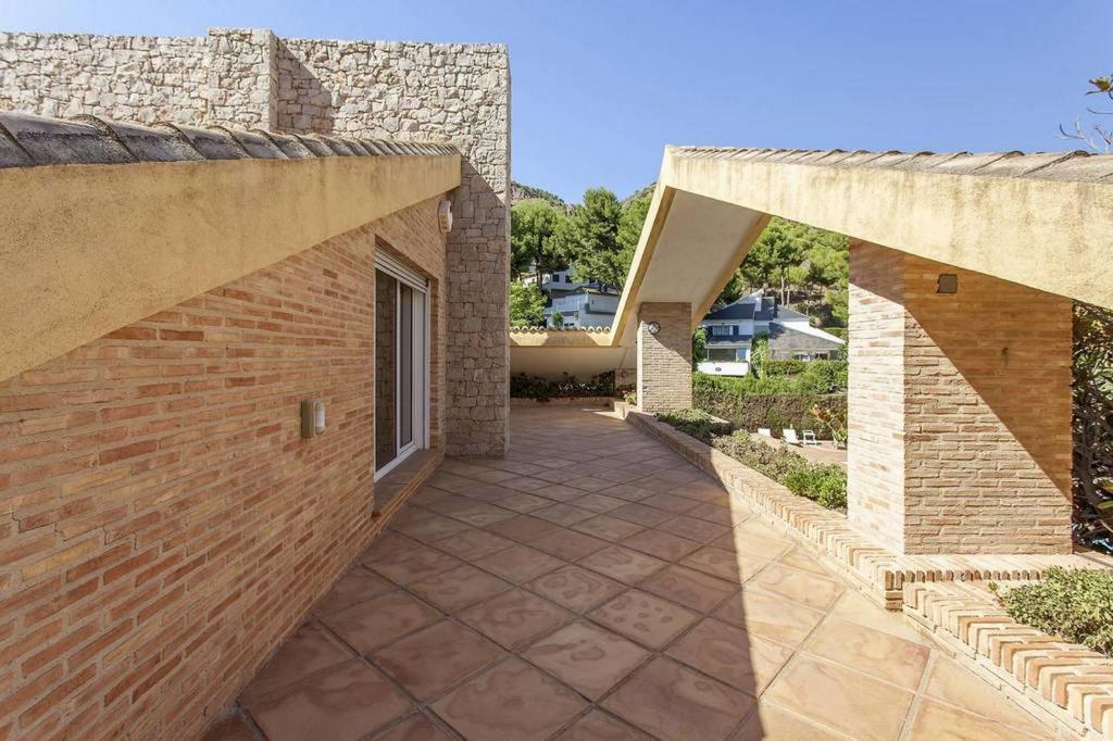 Το κτήριο όπου στεγάζεται  το δωμάτιο σε οικογενειακή κατοικία