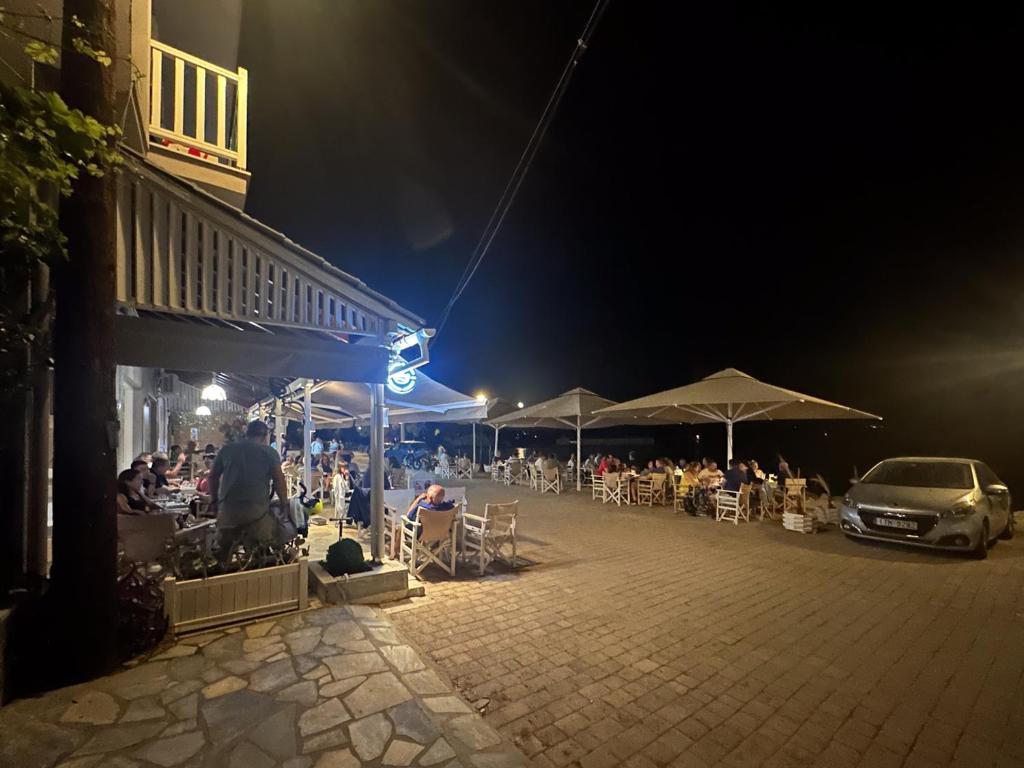 Foto da galeria de Archontiko Seaside Hotel em Plataniás