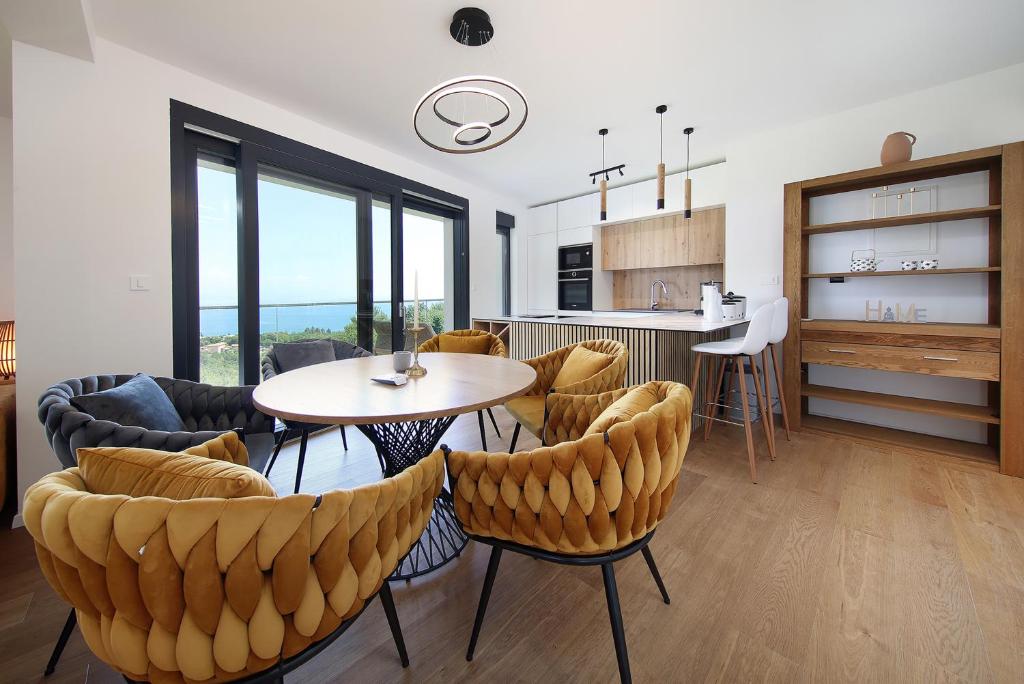 Gallery image of Apartment Anni-Free parking&EVcharger-24h Self check-in in Opric