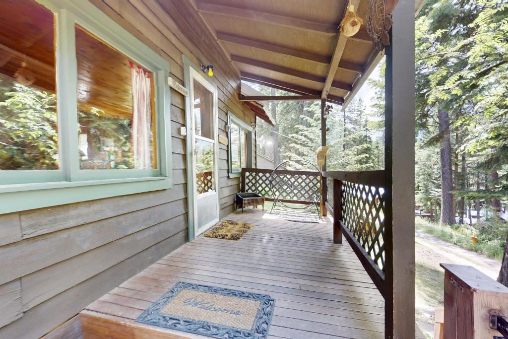Balkón nebo terasa v ubytování Pine Cone Cottage