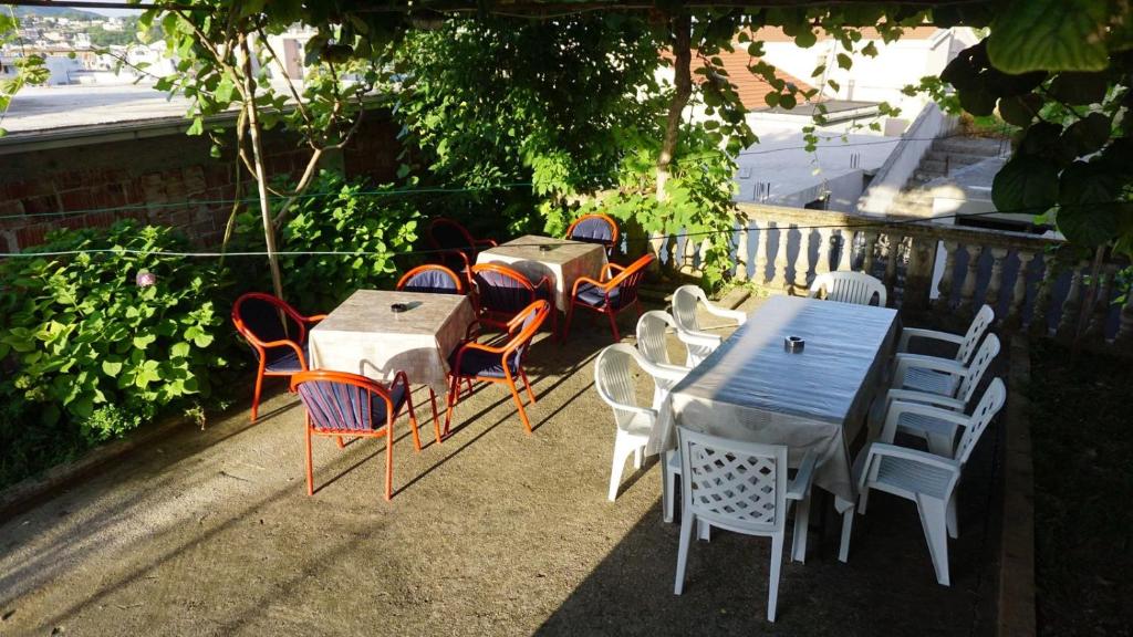 Balkón nebo terasa v ubytování Guesthouse Sinani