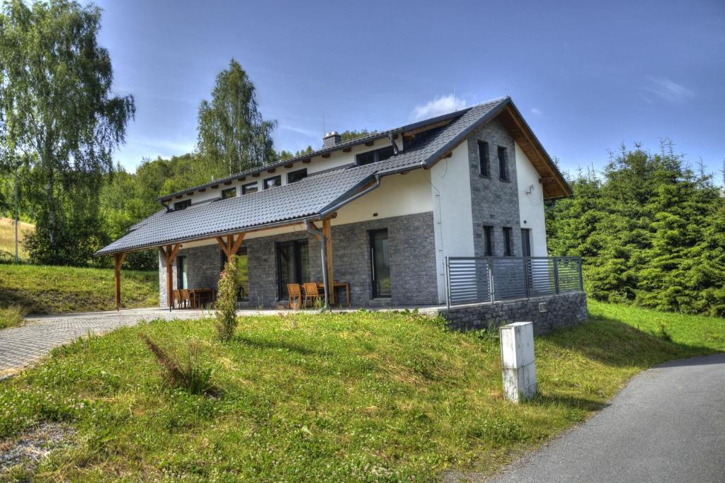 Budynek, w którym mieści się apartament