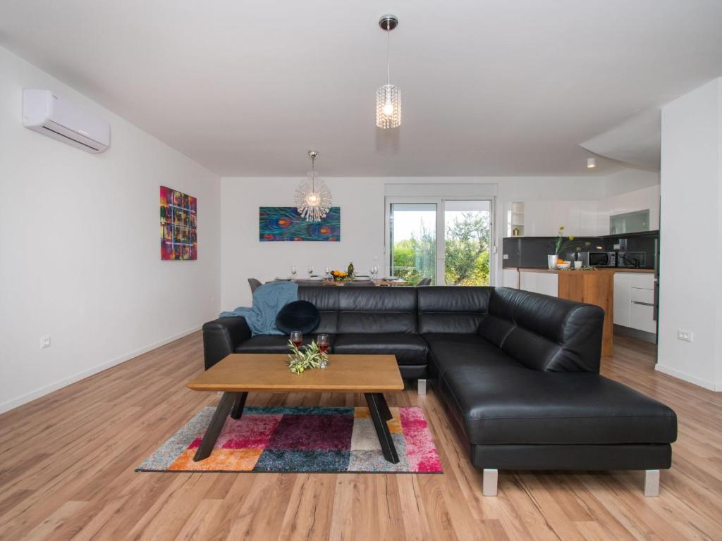 Posezení v ubytování Holiday Home Villa Franko by Interhome