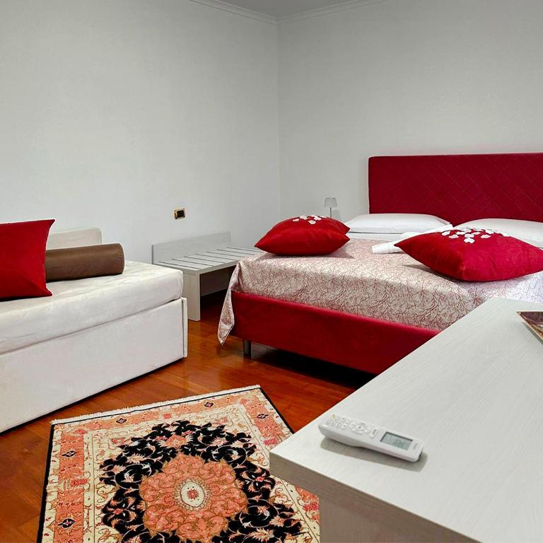 Postel nebo postele na pokoji v ubytování EliMar Villa & Pool