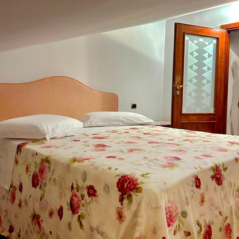 Postel nebo postele na pokoji v ubytování EliMar Villa & Pool