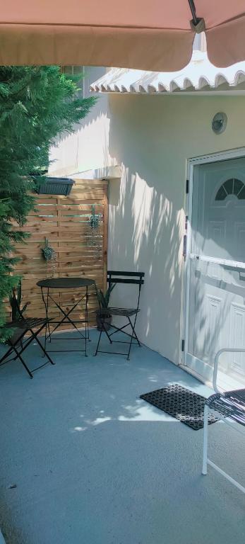 Patio nebo venkovní prostory v ubytování Cosy Garden Studio