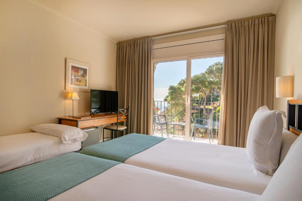 Hotel Hostalillo by Escampa Hotels - Triple Room With Sea View