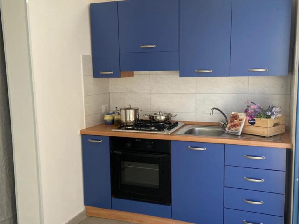 Kuchyňa alebo kuchynka v ubytovaní Apartment Sole by Interhome