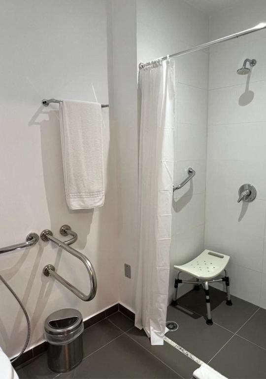 Koupelna v ubytování URBAN by UNU Osasco Hotel