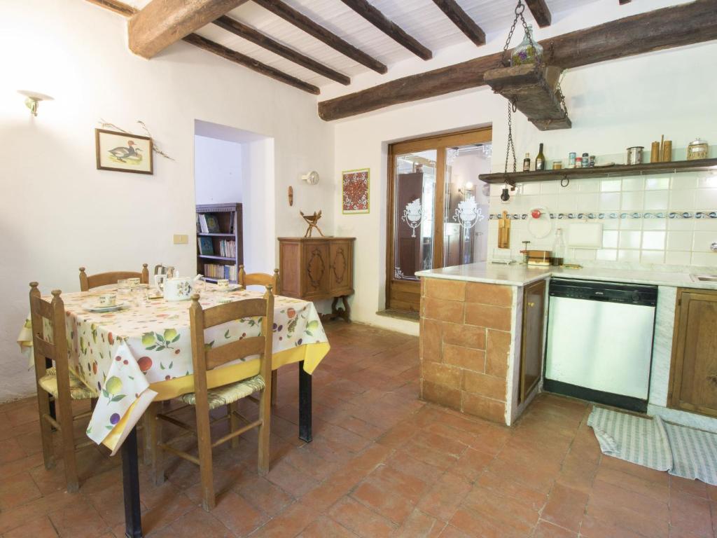 A kitchen or kitchenette at Holiday Home Casale Del Re by Interhome