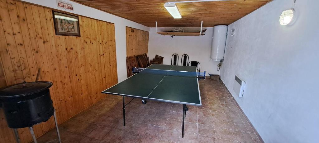 Stolní tenis v ubytování Chaty Helena nebo okolí
