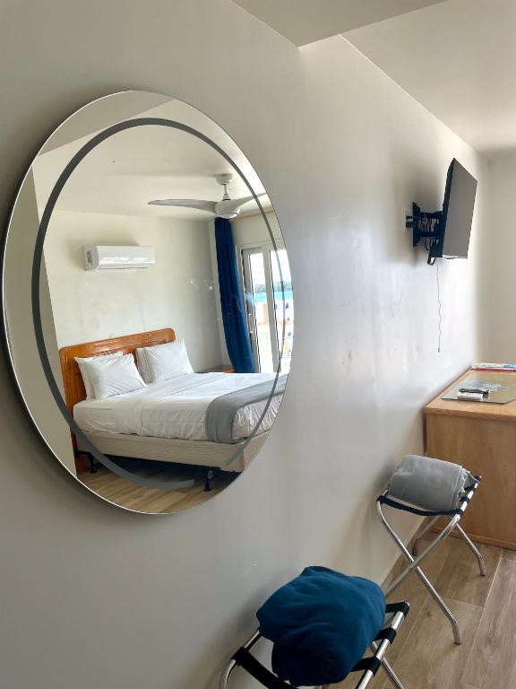 Postel nebo postele na pokoji v ubytování Seaview Beach Hotel