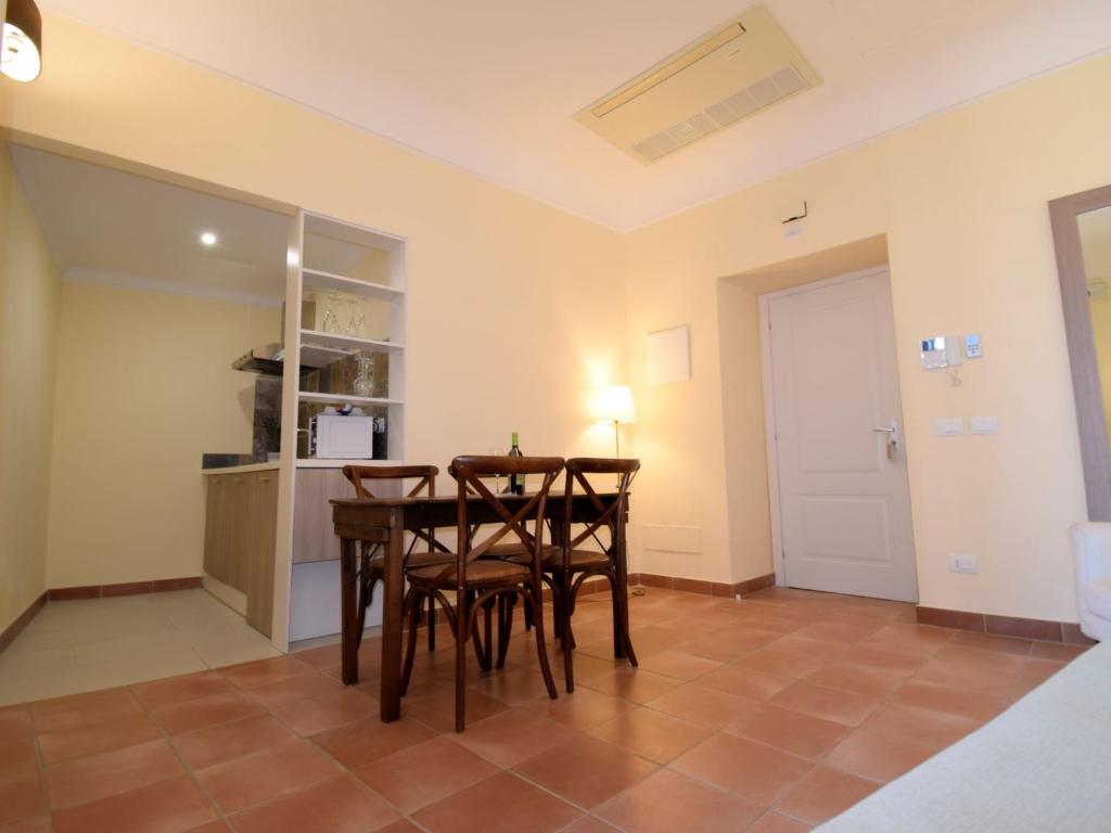 Kuchyňa alebo kuchynka v ubytovaní Apartment Lanterne Magiche-1 by Interhome