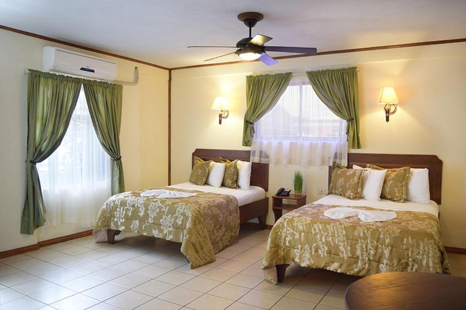 Hotel Los Crestones - Housity