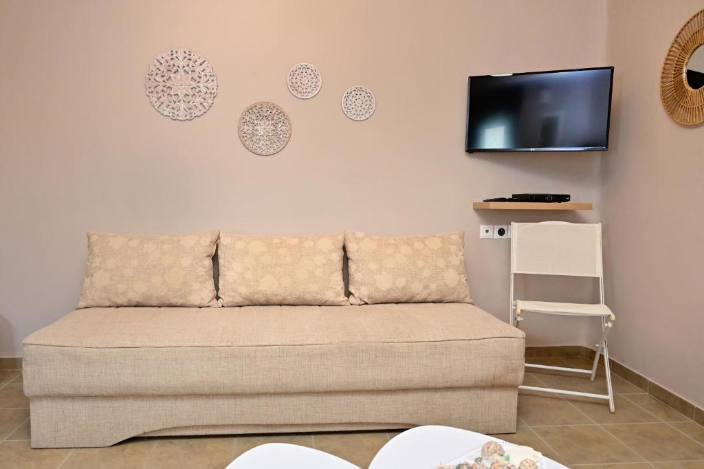 TV a/nebo společenská místnost v ubytování Anthousa's Maisonette