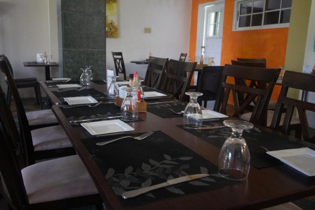 Un restaurante u otro lugar para comer en Match Resort