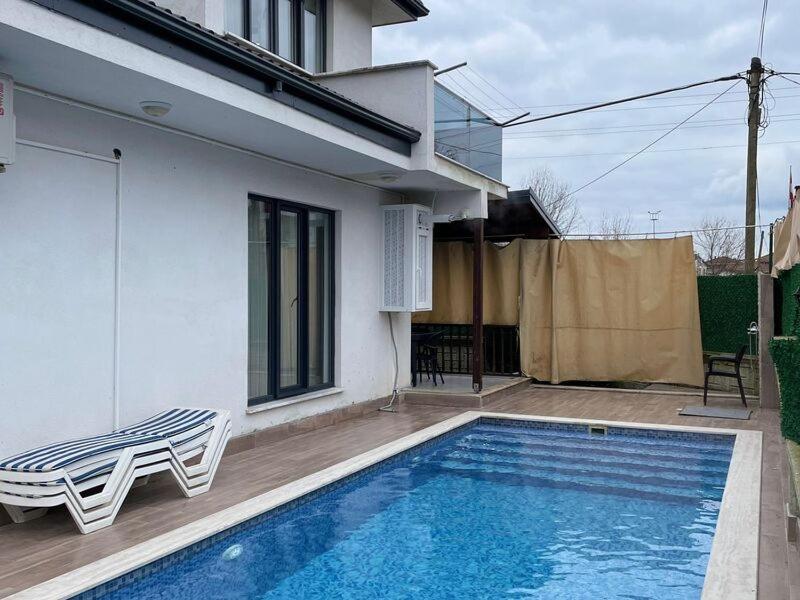 Bazén v ubytování Villa Mjora nebo v jeho okolí