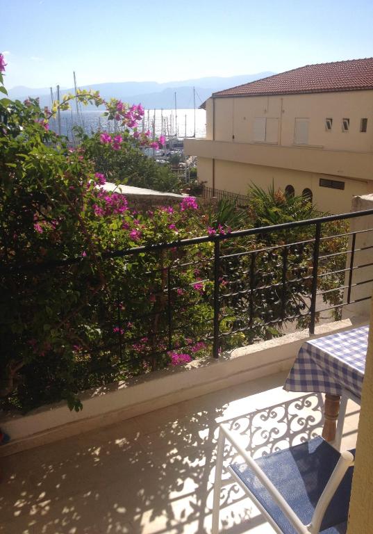 Balkón nebo terasa v ubytování Mantraki Hotel Apartments