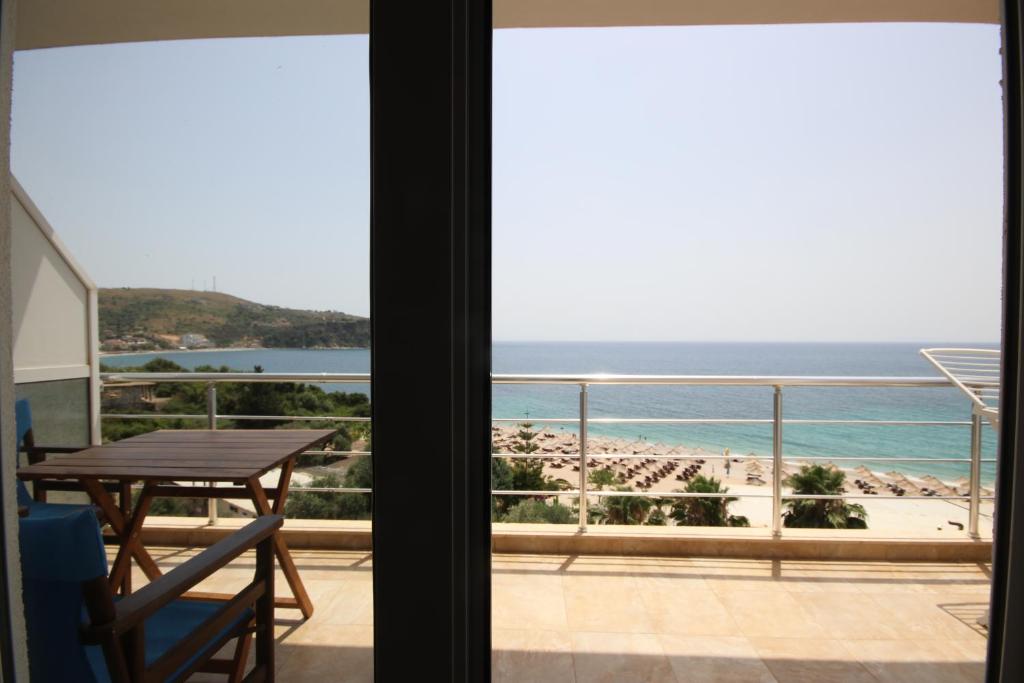 Hibiscus Accommodations , Himarë