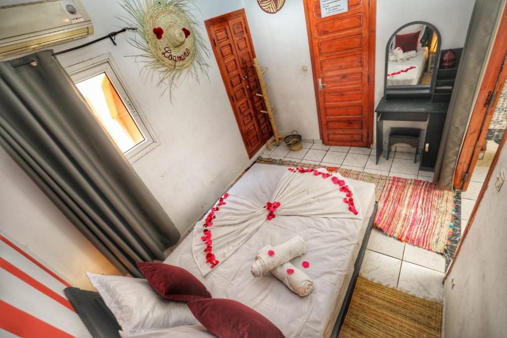 Postel nebo postele na pokoji v ubytování Riad Amirkesh and Pool