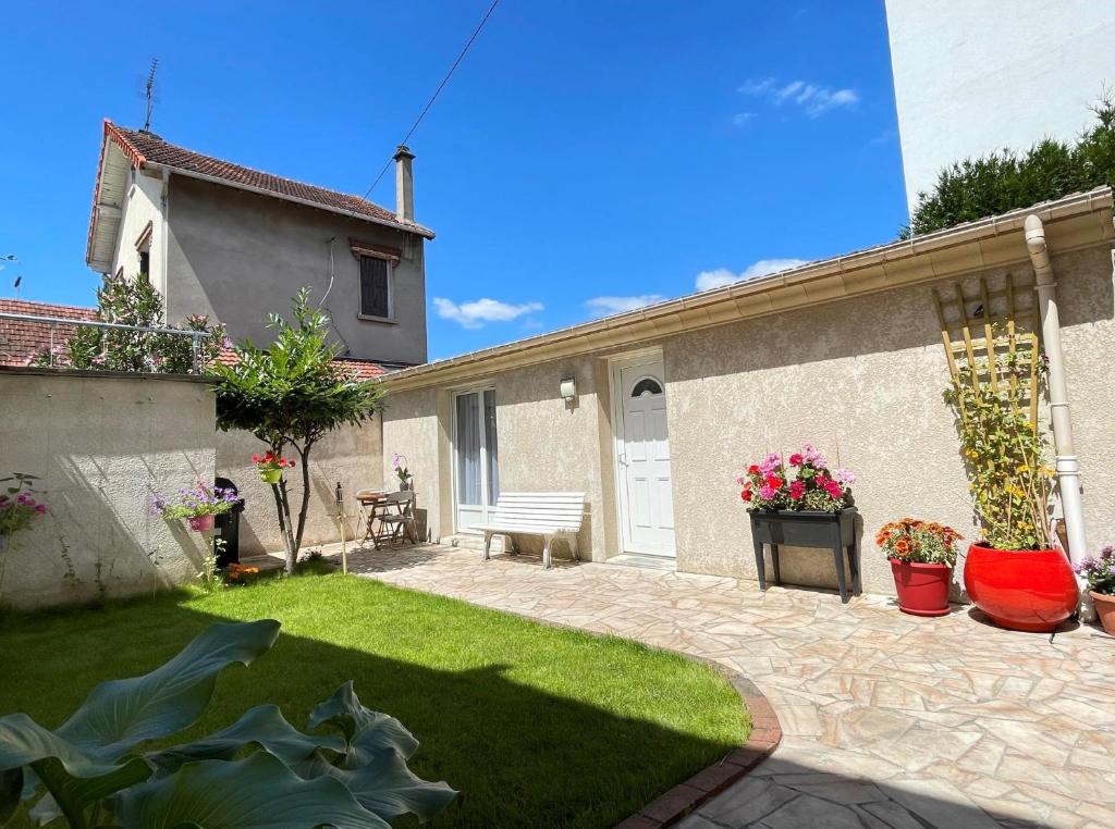 En have udenfor Villa Zen