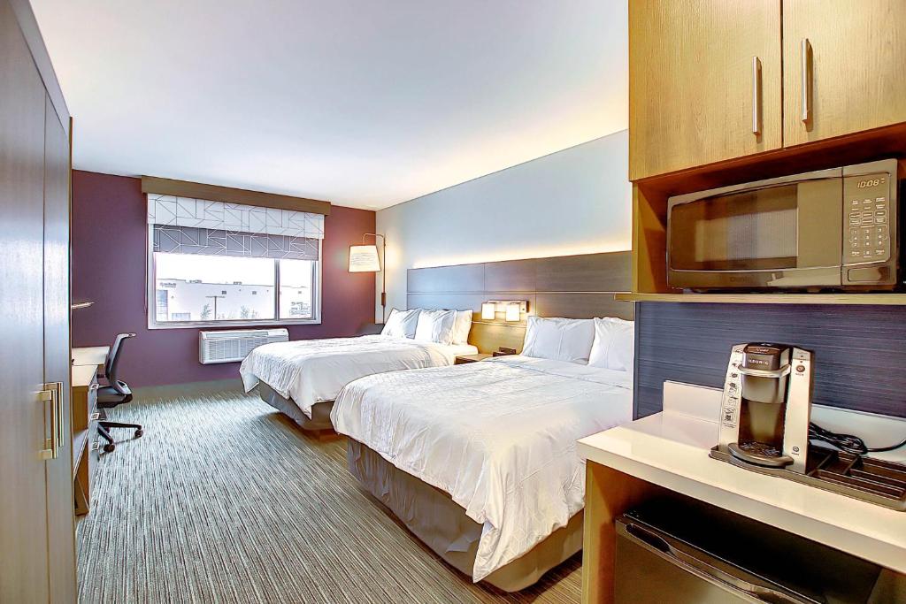 Holiday Inn Express & Suites - Calgary Airport Trail NE by IHG - Resim 32