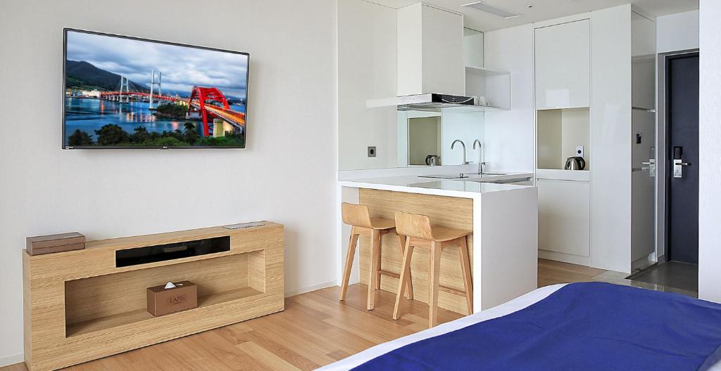 Kuchyň nebo kuchyňský kout v ubytování Lapis Hotel Namhae