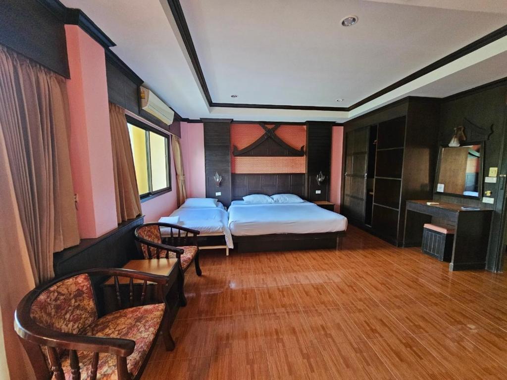 Nanai 2 Residence Patong Phuket - Triplo Stanza Con Vista E Balcone